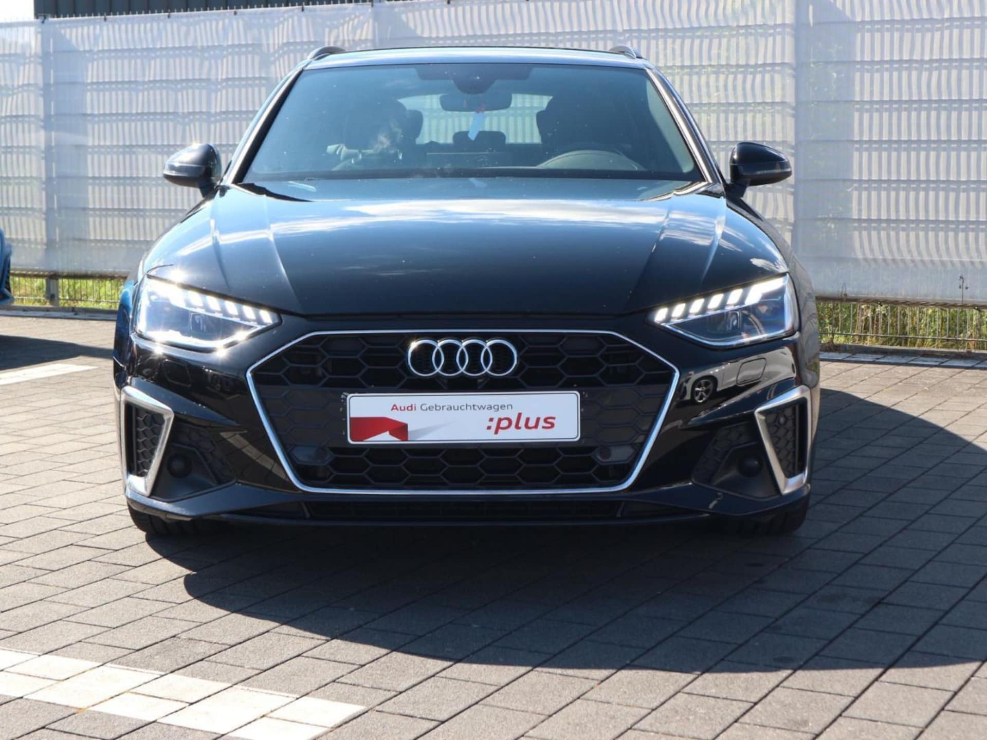Audi A4 Avant S line