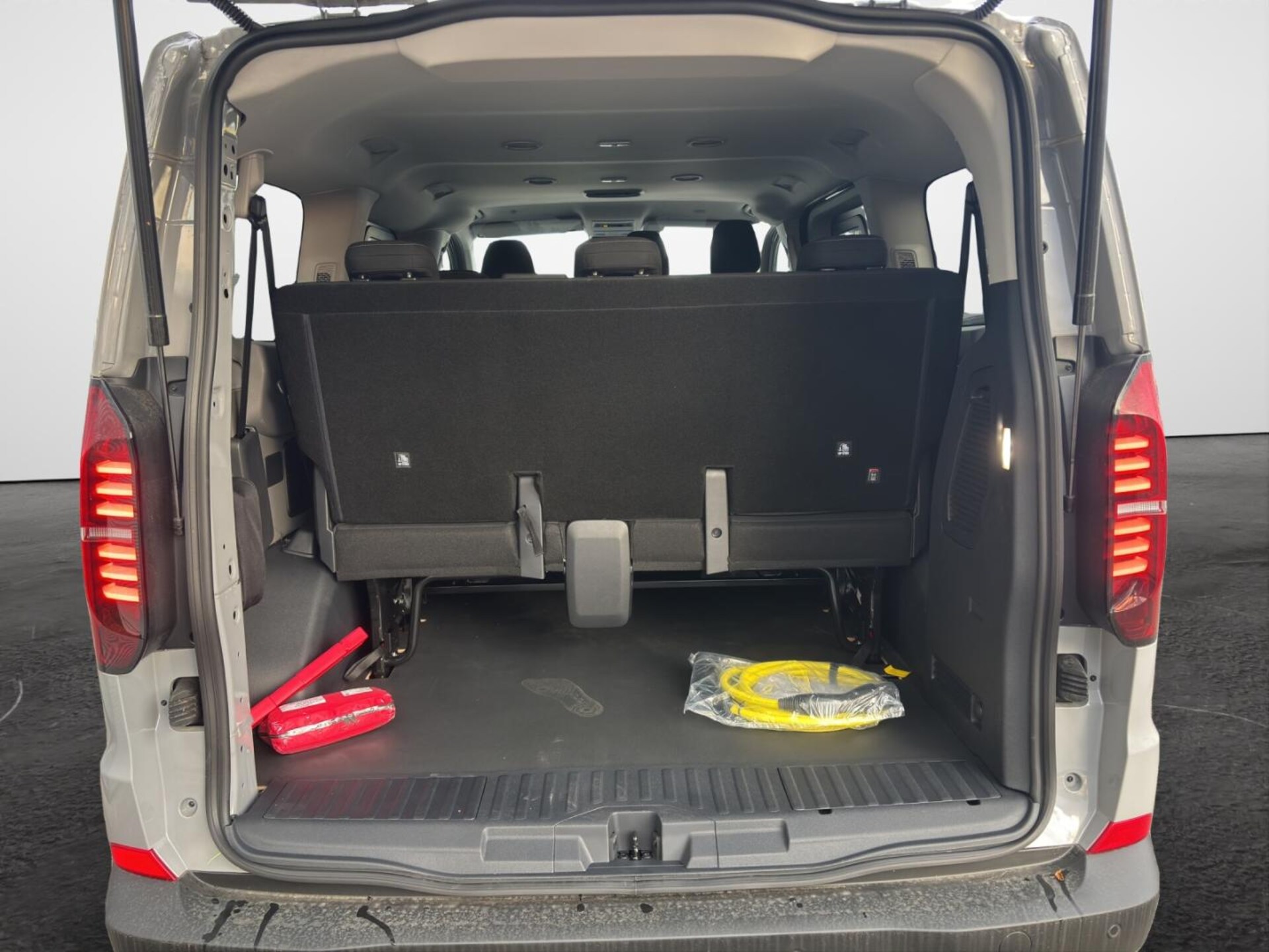 Volkswagen Transporter Kombi kurzer Radstand