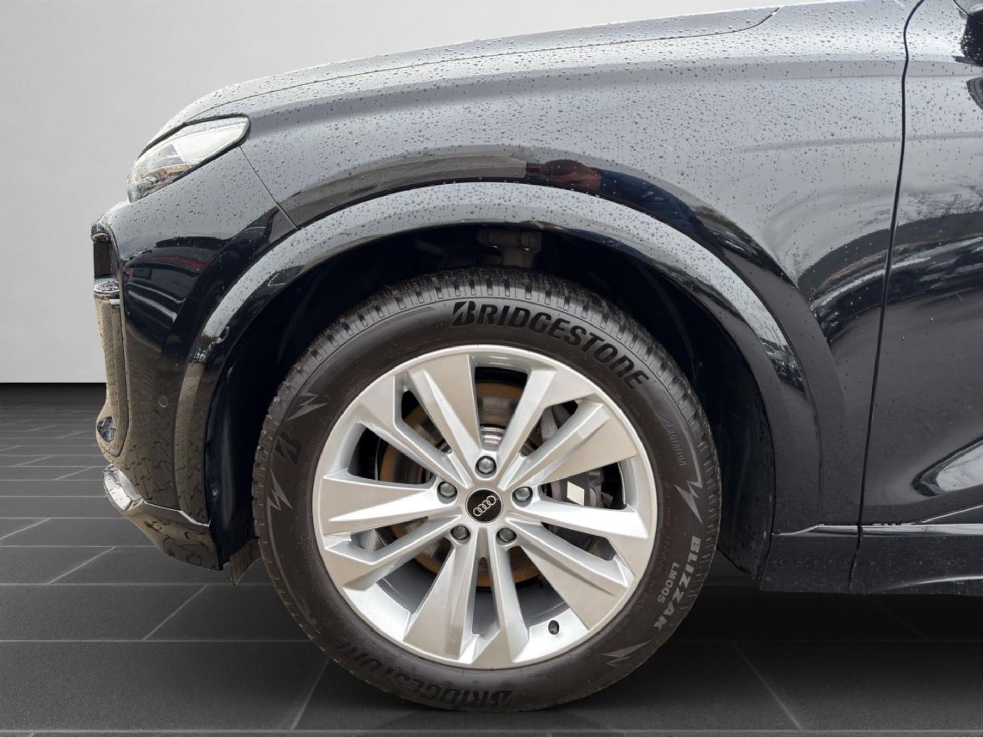 Audi SQ6 SUV e-tron