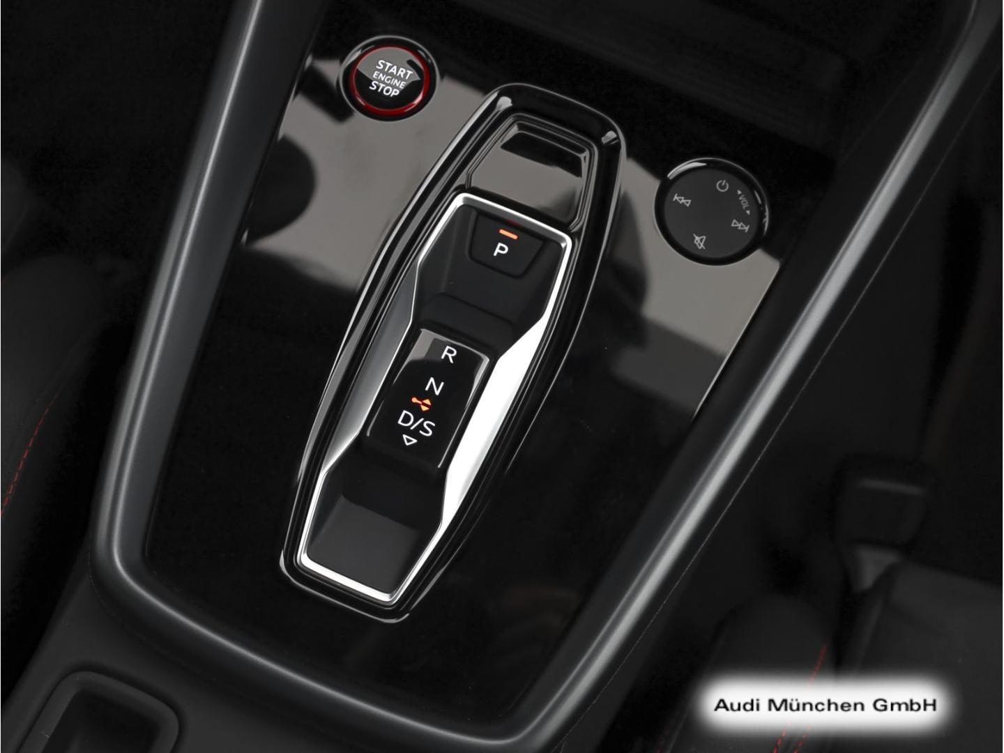 Bild über Audi S3 Sportback TFSI quattro S tronic - für weitere Informationen kontaktieren Sie den Audi Partner