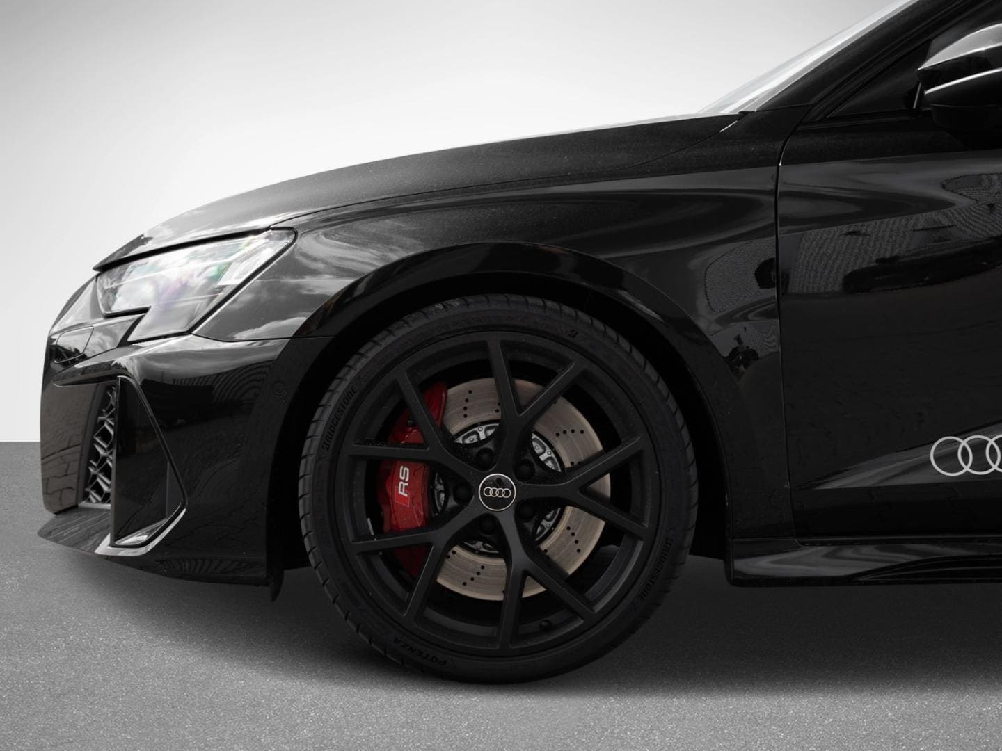 Bild über Audi RS 3 Limousine TFSI quattro 294 kW S tronic - für weitere Informationen kontaktieren Sie den Audi Partner