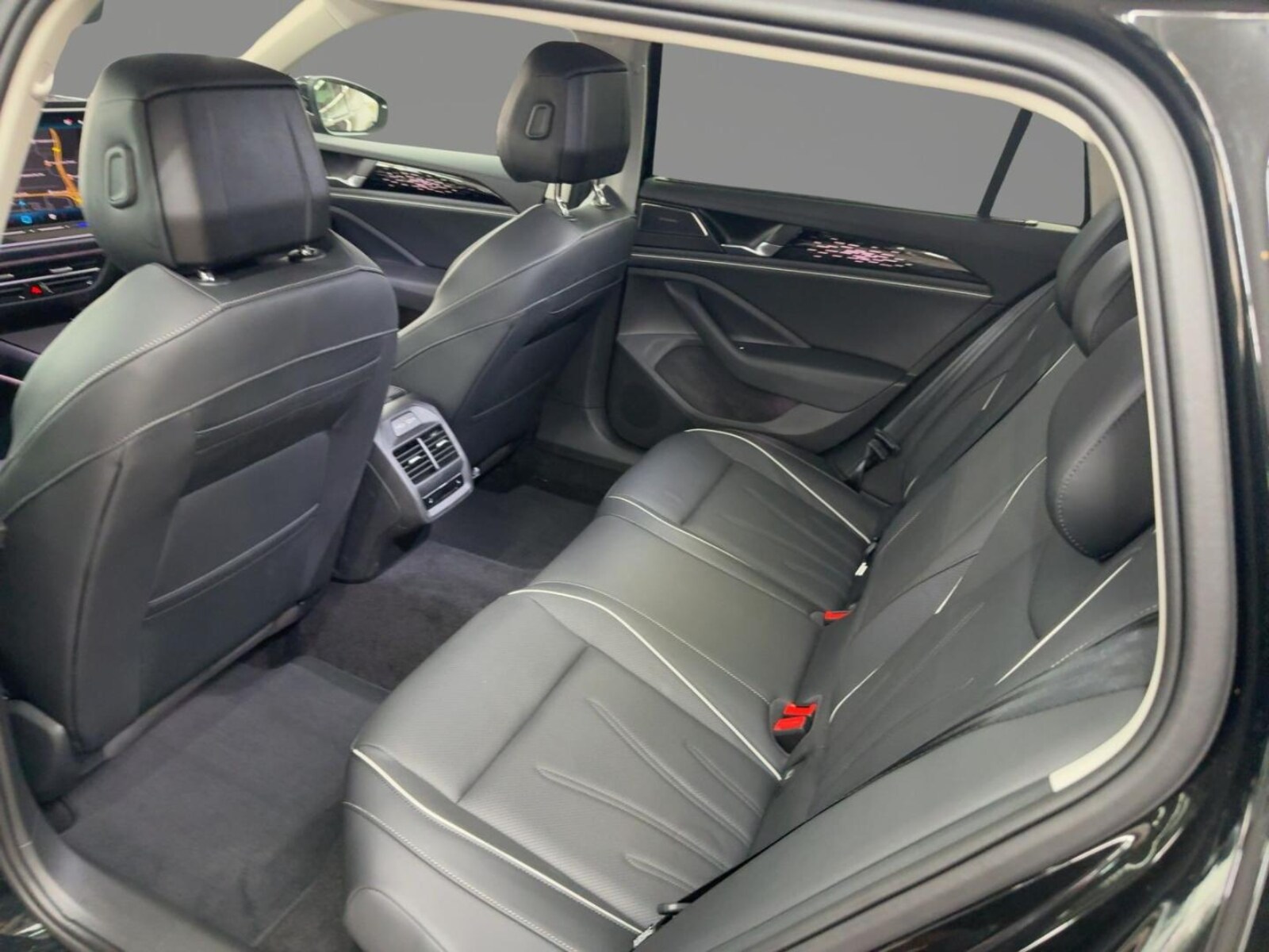 Volkswagen Passat – Bild 10