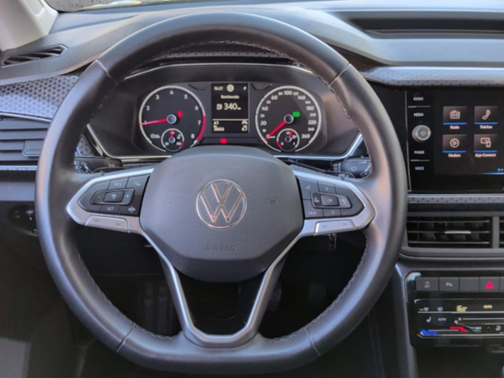 Volkswagen T-Cross Style