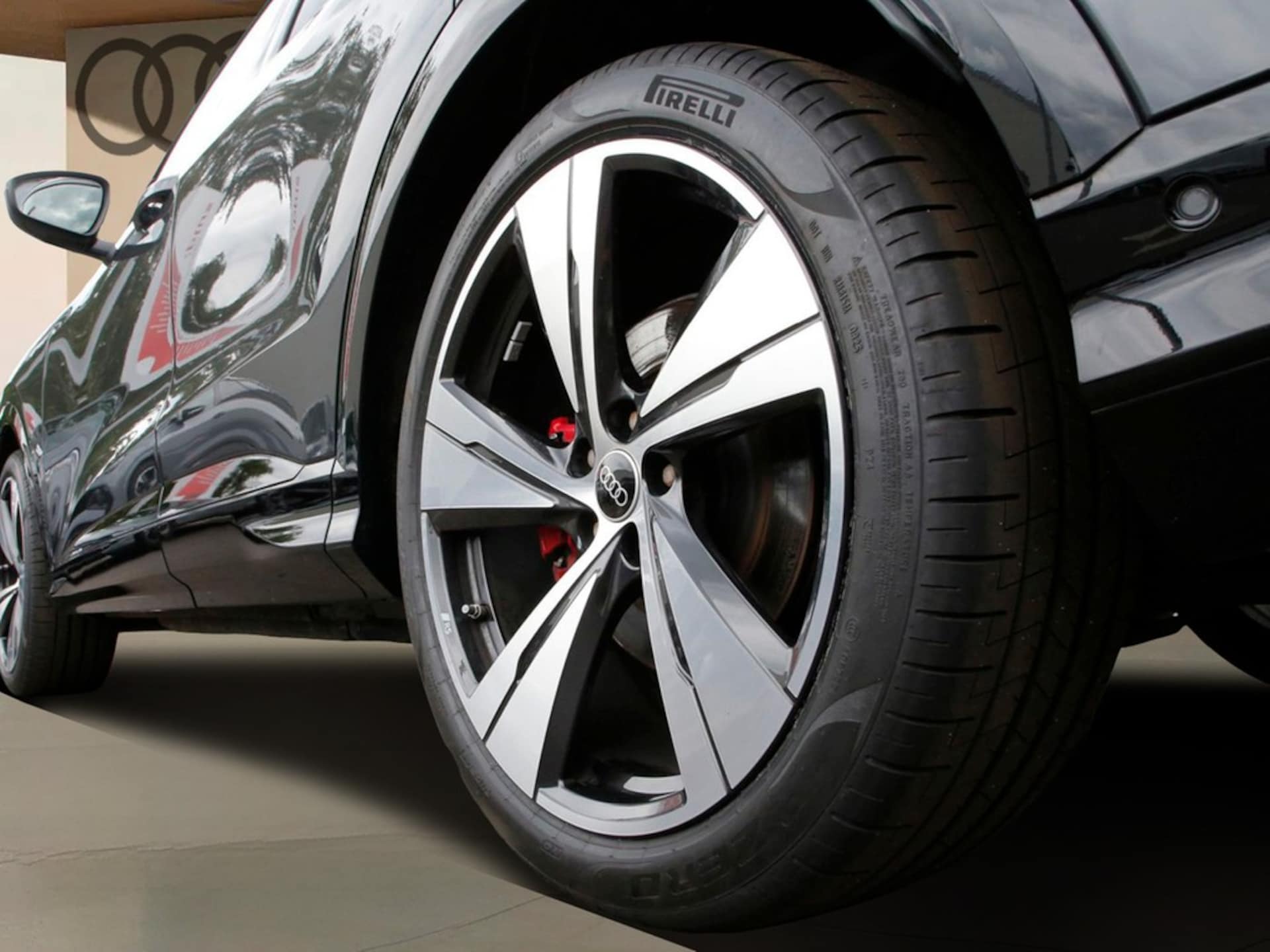 Audi SQ5 Sportback edition one