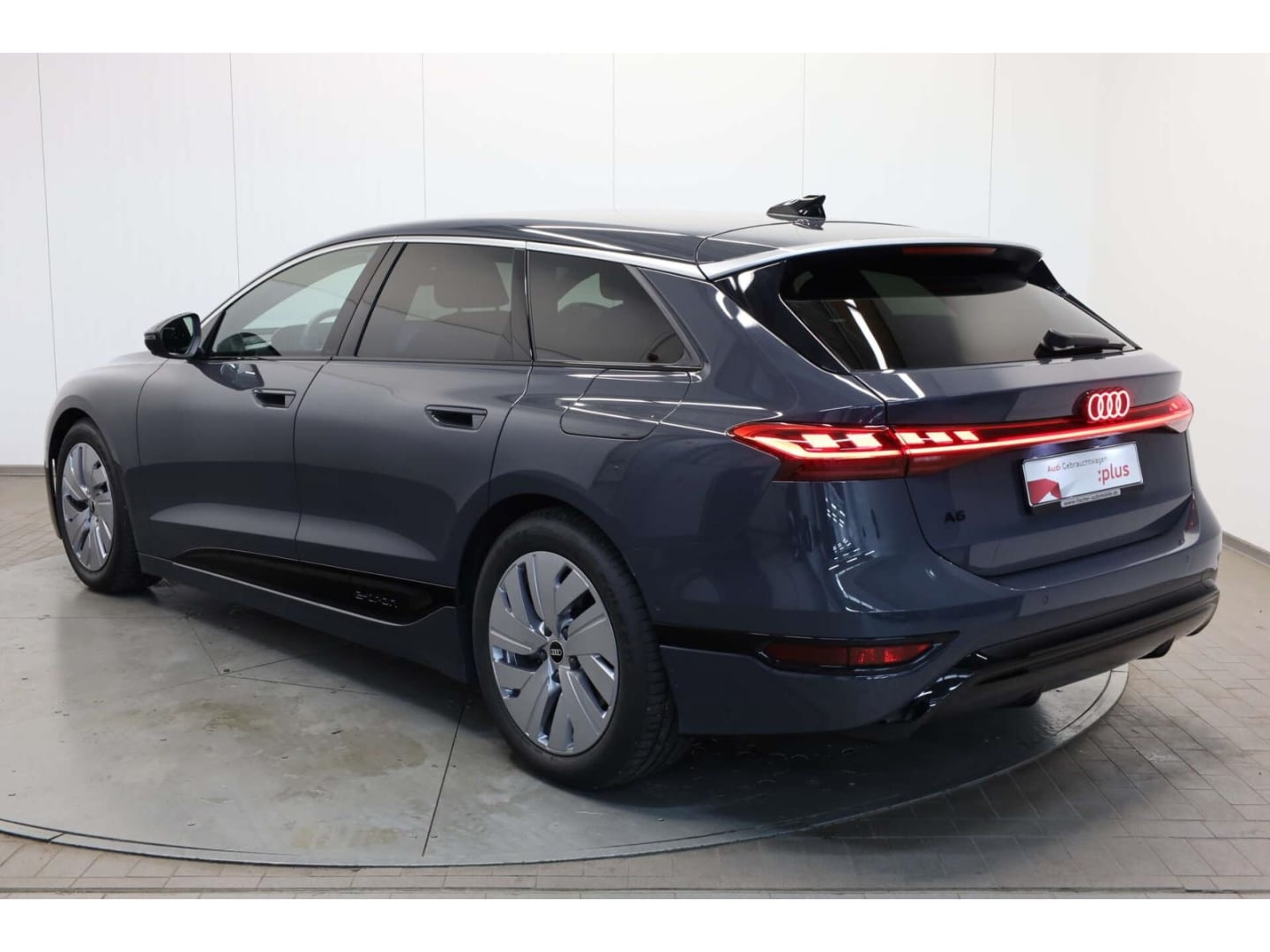 Bild über Audi A6 Avant e-tron e-tron - für weitere Informationen kontaktieren Sie den Audi Partner