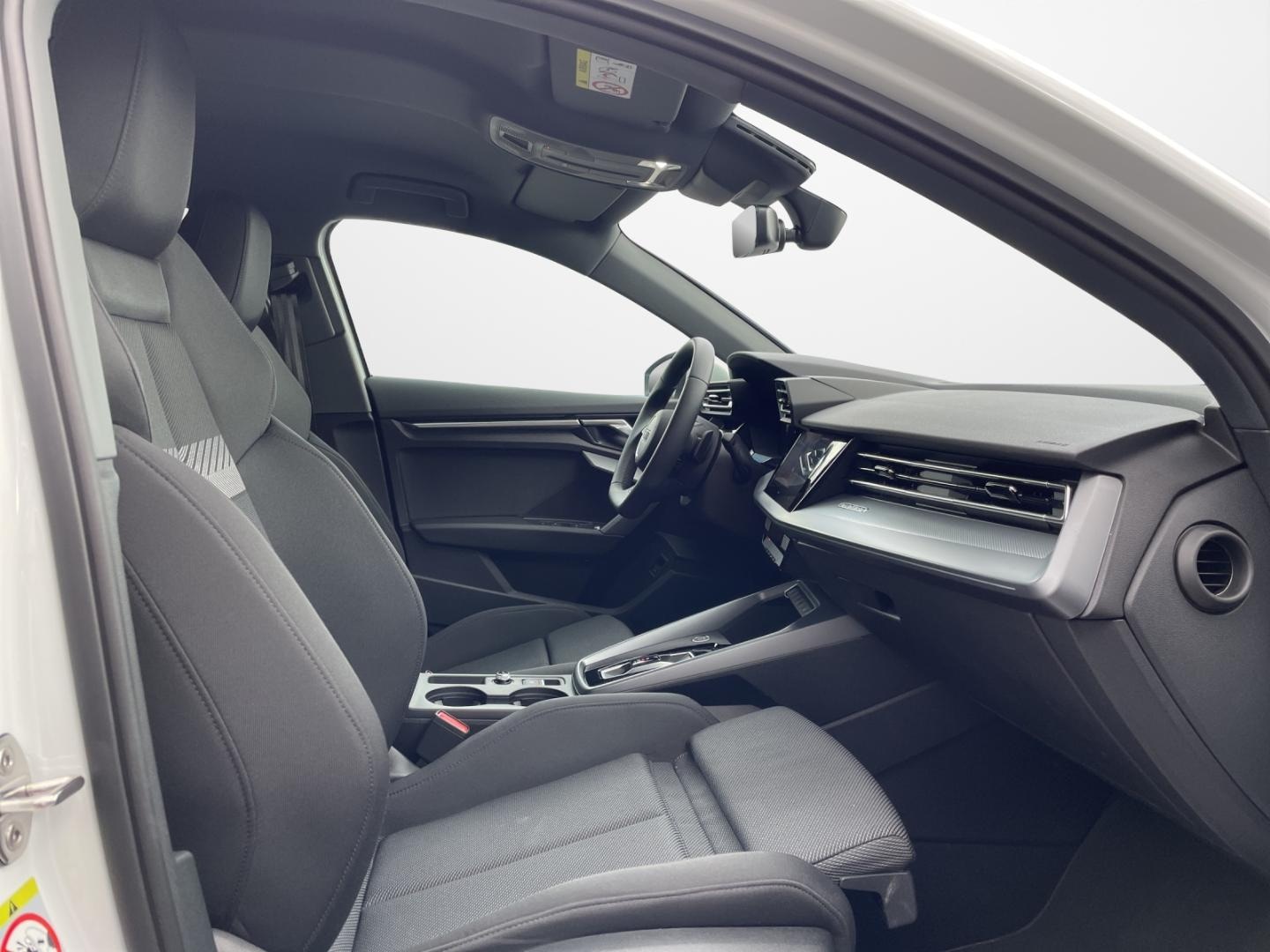 Bild über Audi A3 Sportback TFSI quattro S tronic - für weitere Informationen kontaktieren Sie den Audi Partner