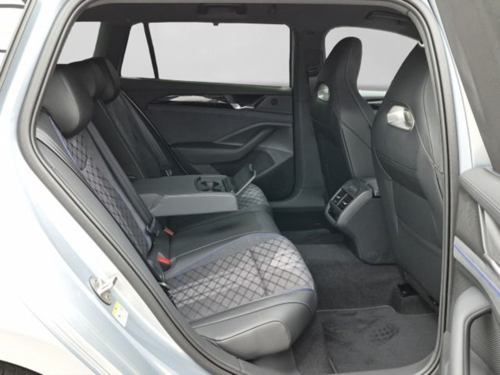Volkswagen Passat – Bild 6