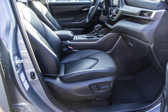 2022 TOYOTA HIGHLANDER - Image 30