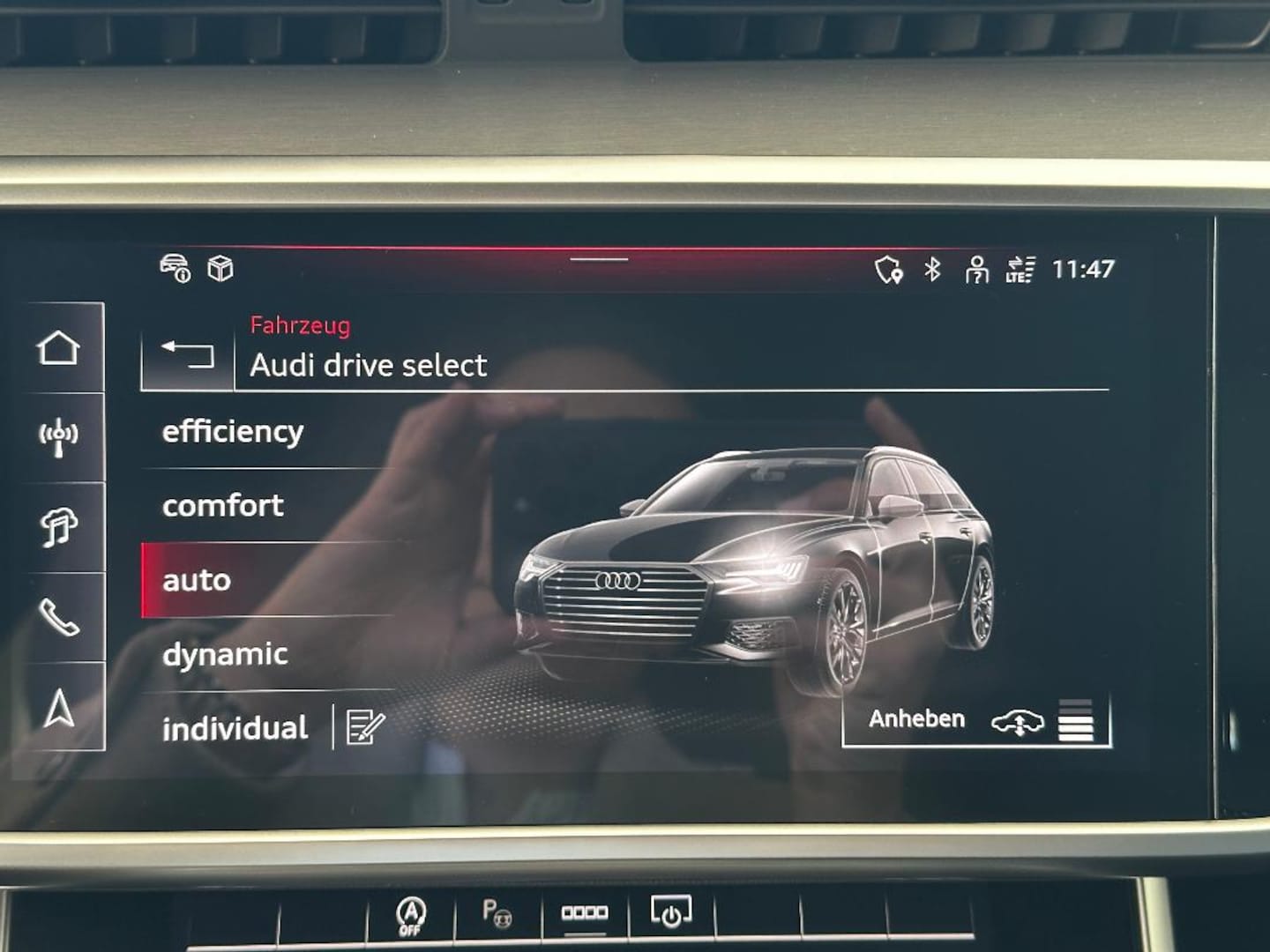 Bild über Audi S6 Avant TDI quattro tiptronic - für weitere Informationen kontaktieren Sie den Audi Partner