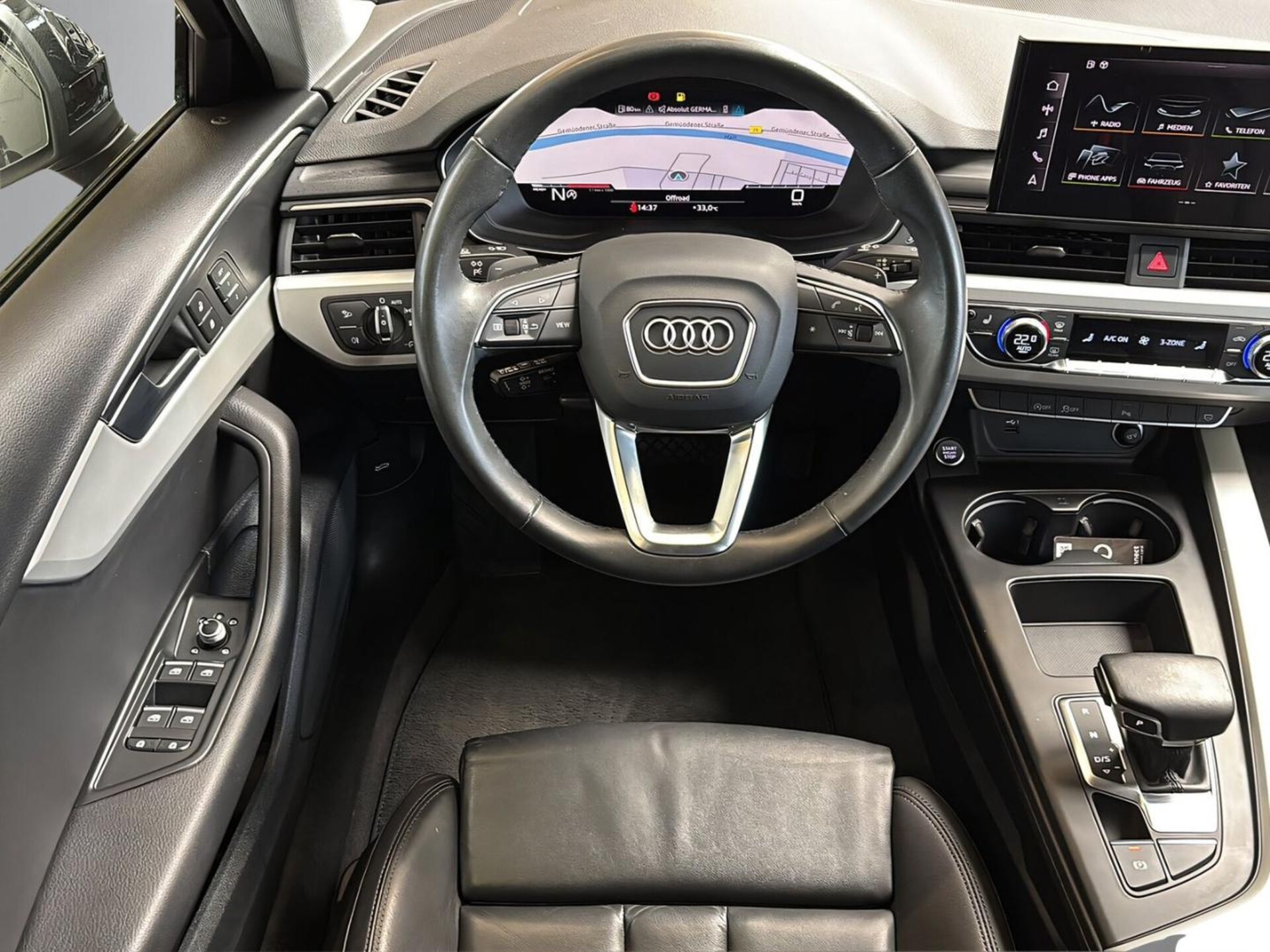 Audi A4 Avant S line