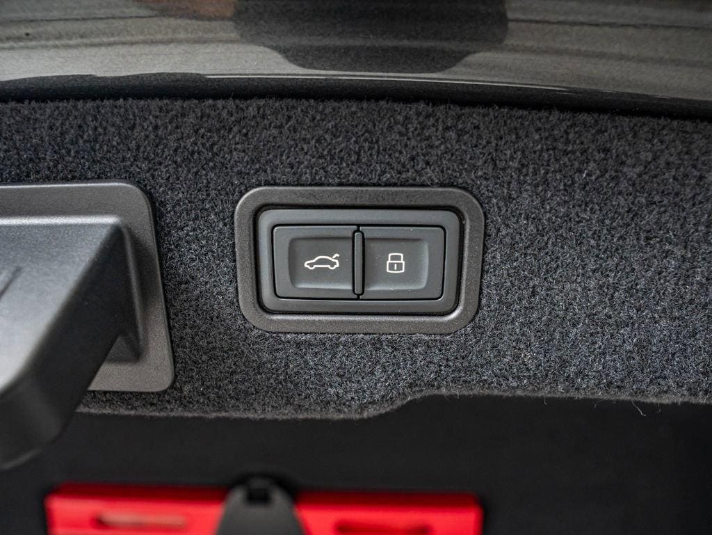2022 Audi S8 Base - Photo 39
