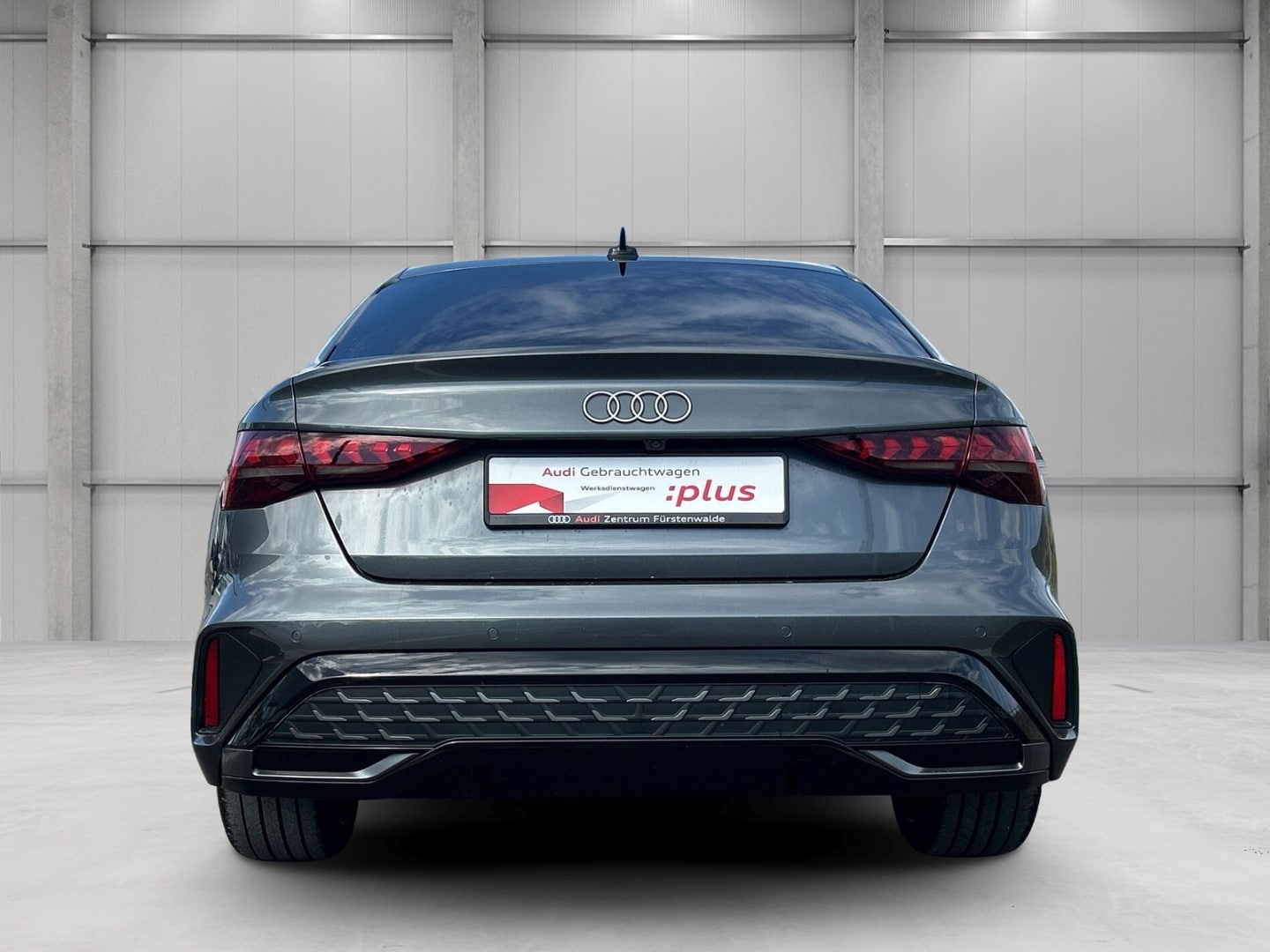 Bild über Audi A3 Limousine S line TFSI S tronic - für weitere Informationen kontaktieren Sie den Audi Partner