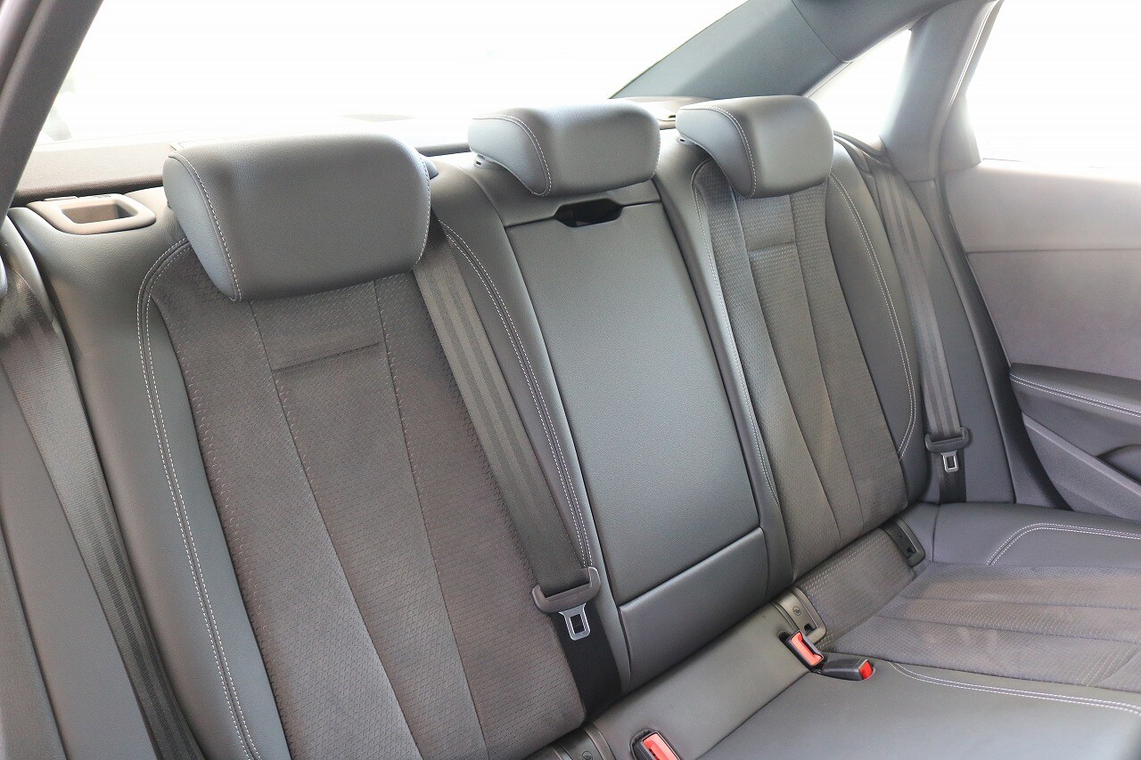 Image about Audi A4 Sedan 35 TDI S line 120(163) kW(PS) S tronic