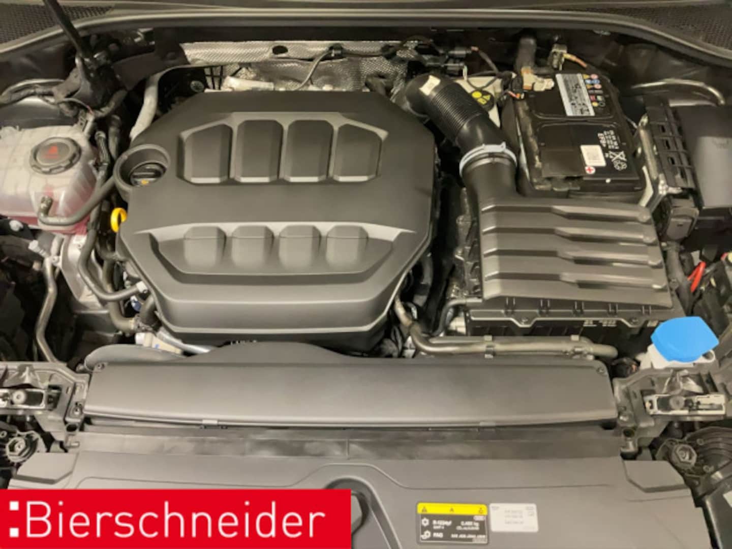 Bild über Audi Q3 S line 40 TFSI quattro S tronic - für weitere Informationen kontaktieren Sie den Audi Partner