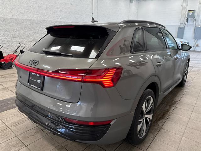 2024 AUDI Q8 - Image 6