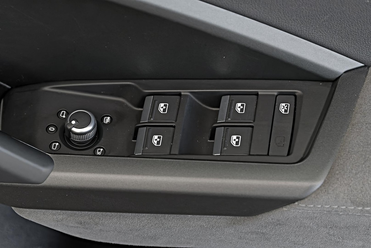 Image about Audi Q3 S line 40 TFSI quattro S tronic