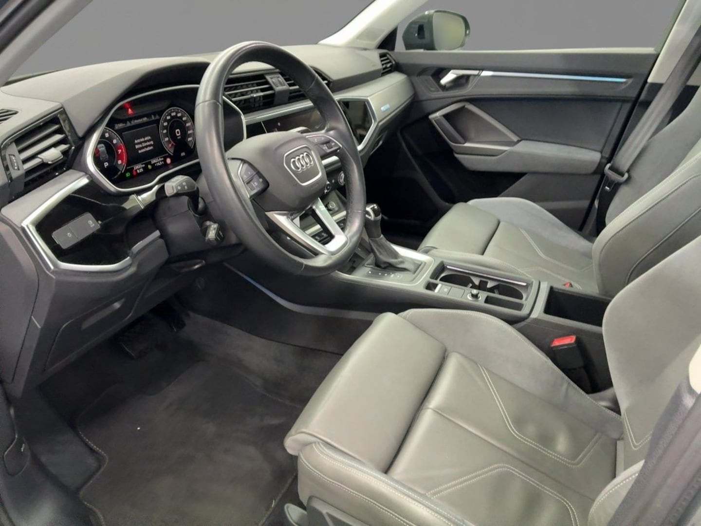 Bild über Audi Q3 advanced 35 TFSI S tronic - für weitere Informationen kontaktieren Sie den Audi Partner