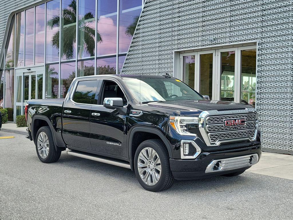 2022 GMC Sierra 4WD Crew Cab Short Box Denali's photo