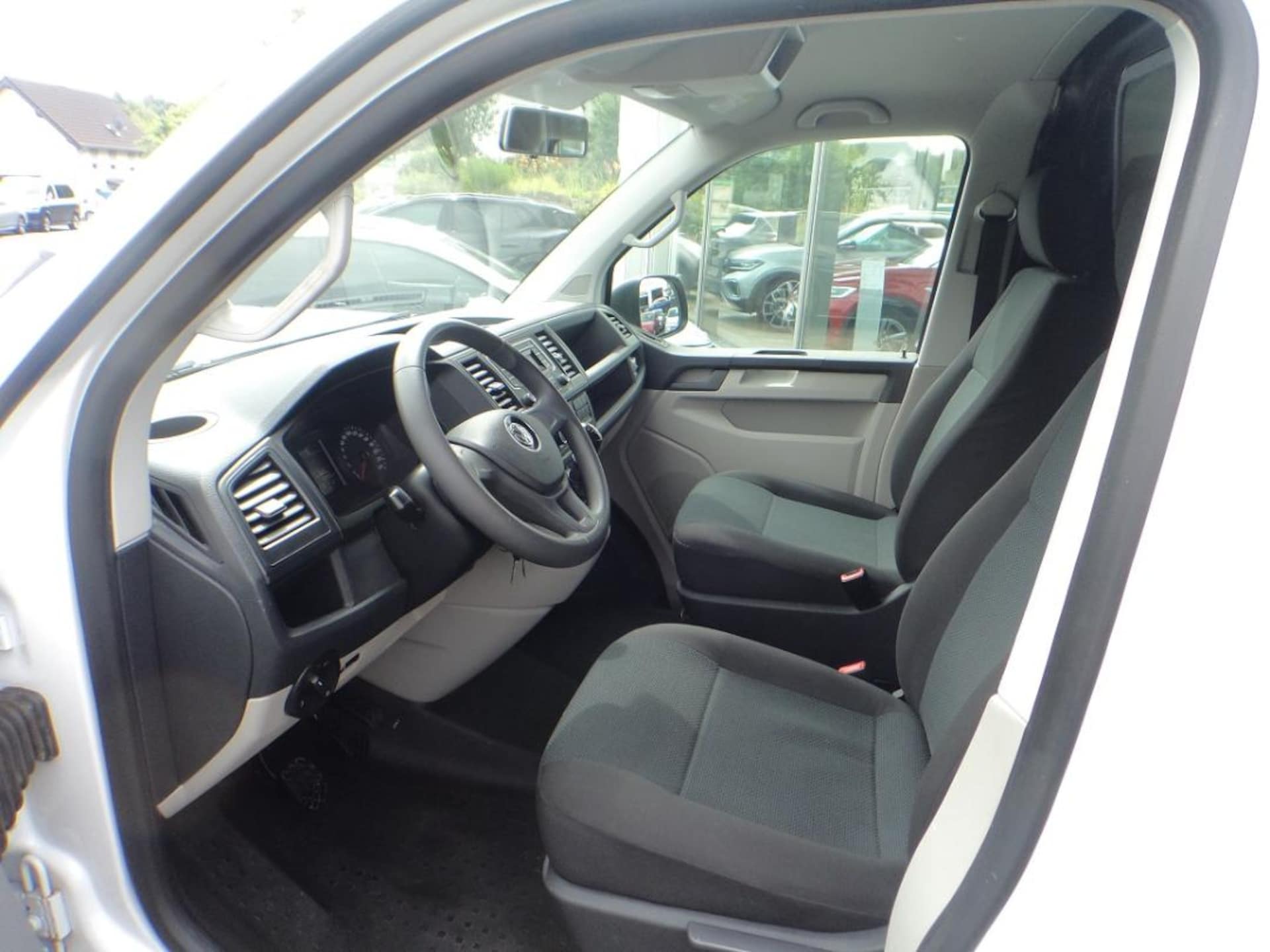 Volkswagen T6 Transporter Kasten kurzer Radstand