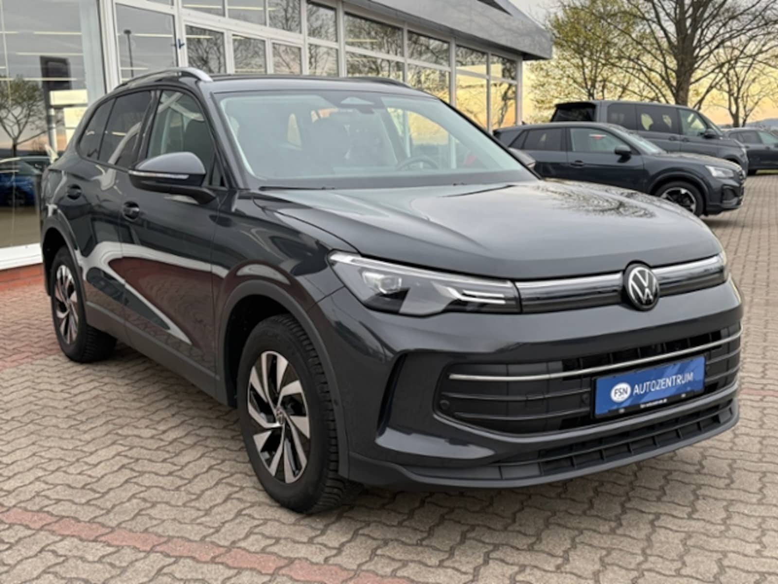 Volkswagen Tiguan – Bild 8