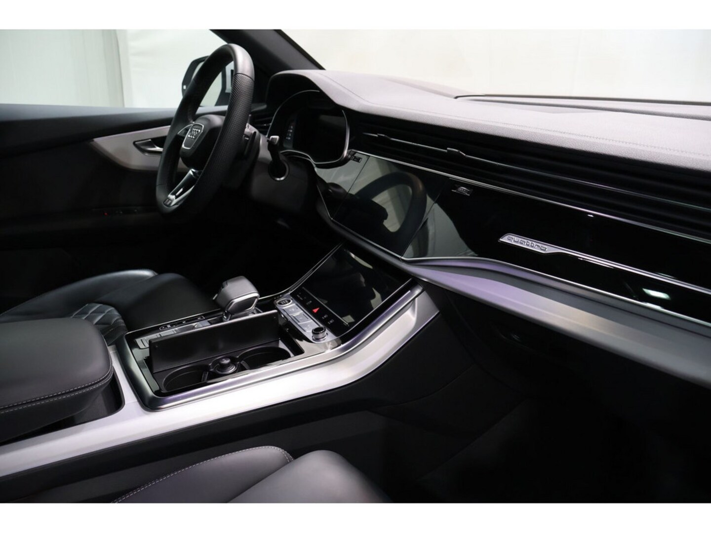 Bild über Audi Q8 SUV 50 TDI quattro tiptronic - für weitere Informationen kontaktieren Sie den Audi Partner
