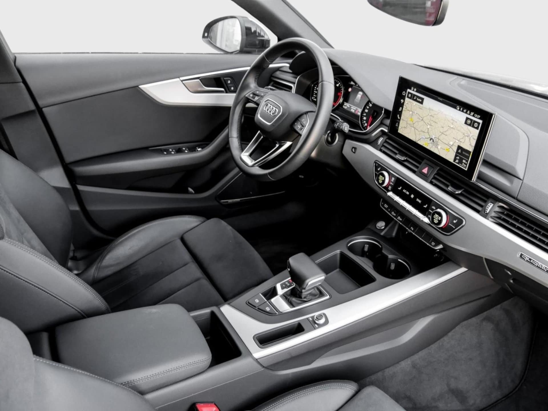 Audi A4 Avant S line