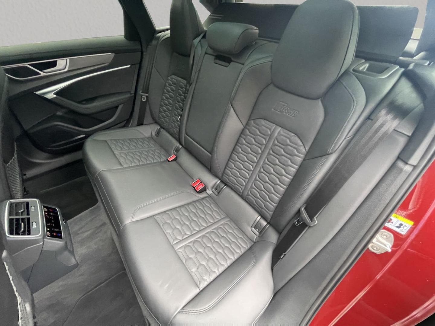 Bild über Audi RS 6 Avant TFSI quattro tiptronic - für weitere Informationen kontaktieren Sie den Audi Partner