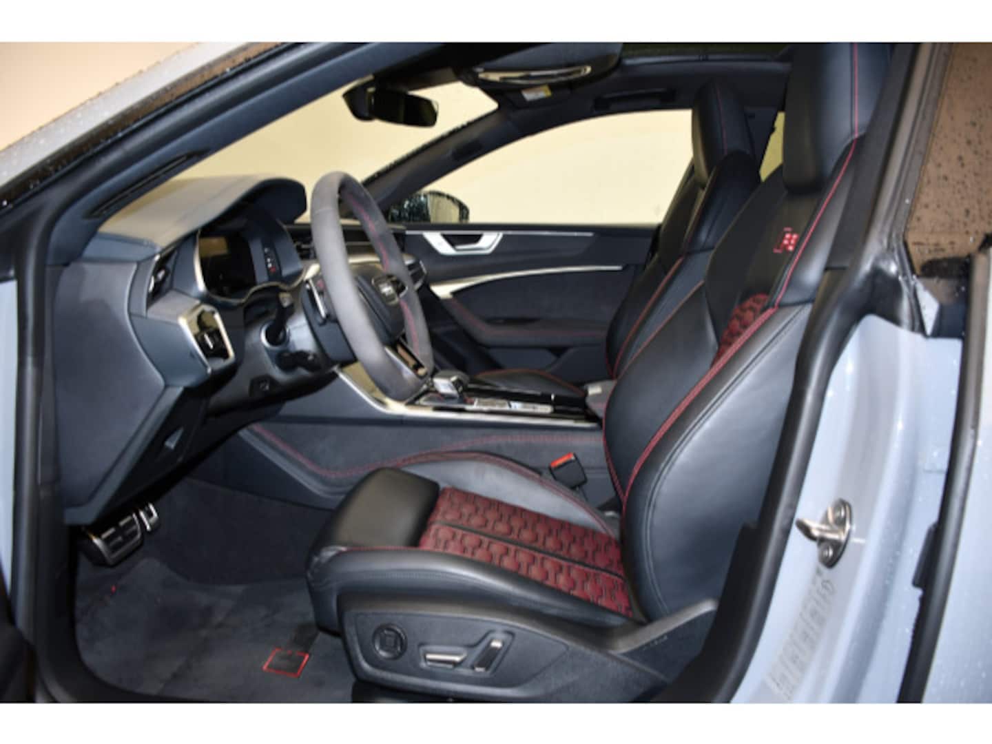 Bild über Audi RS 7 Sportback quattro tiptronic - für weitere Informationen kontaktieren Sie den Audi Partner