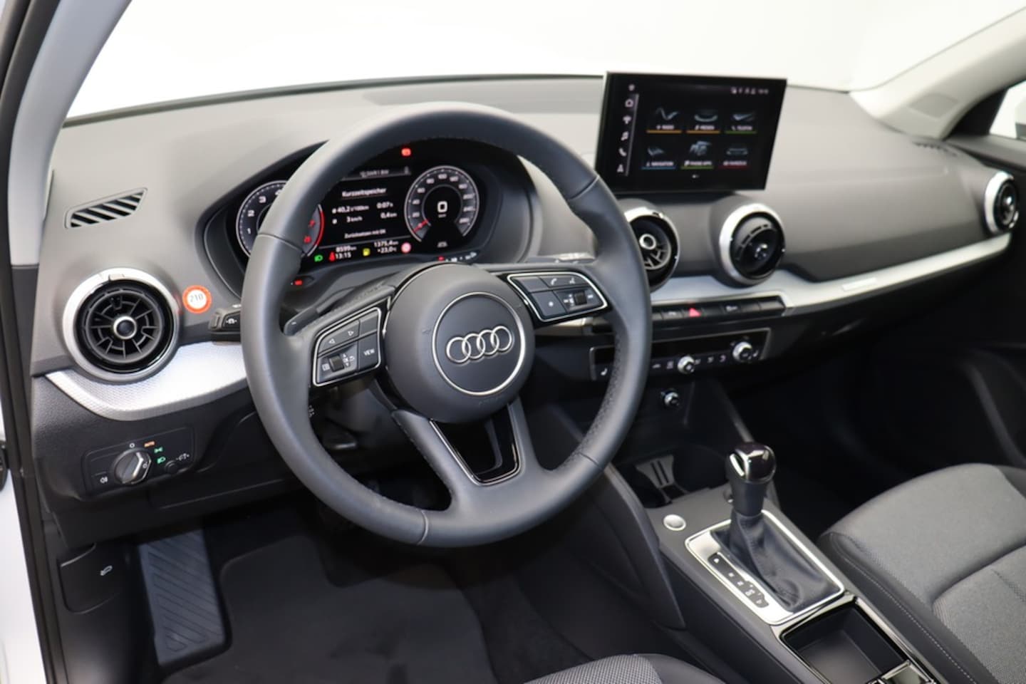 Bild über Audi Q2 S line 35 TFSI S tronic - für weitere Informationen kontaktieren Sie den Audi Partner