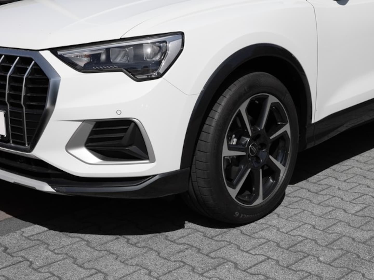 Bild über Audi Q3 TDI 110 kW S tronic - für weitere Informationen kontaktieren Sie den Audi Partner