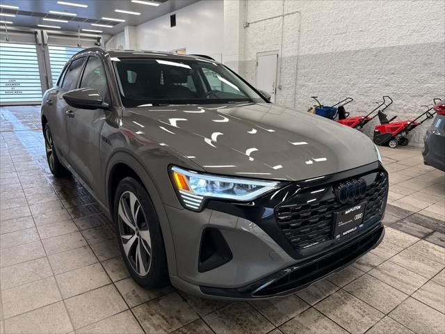 2024 AUDI Q8 - Image 3