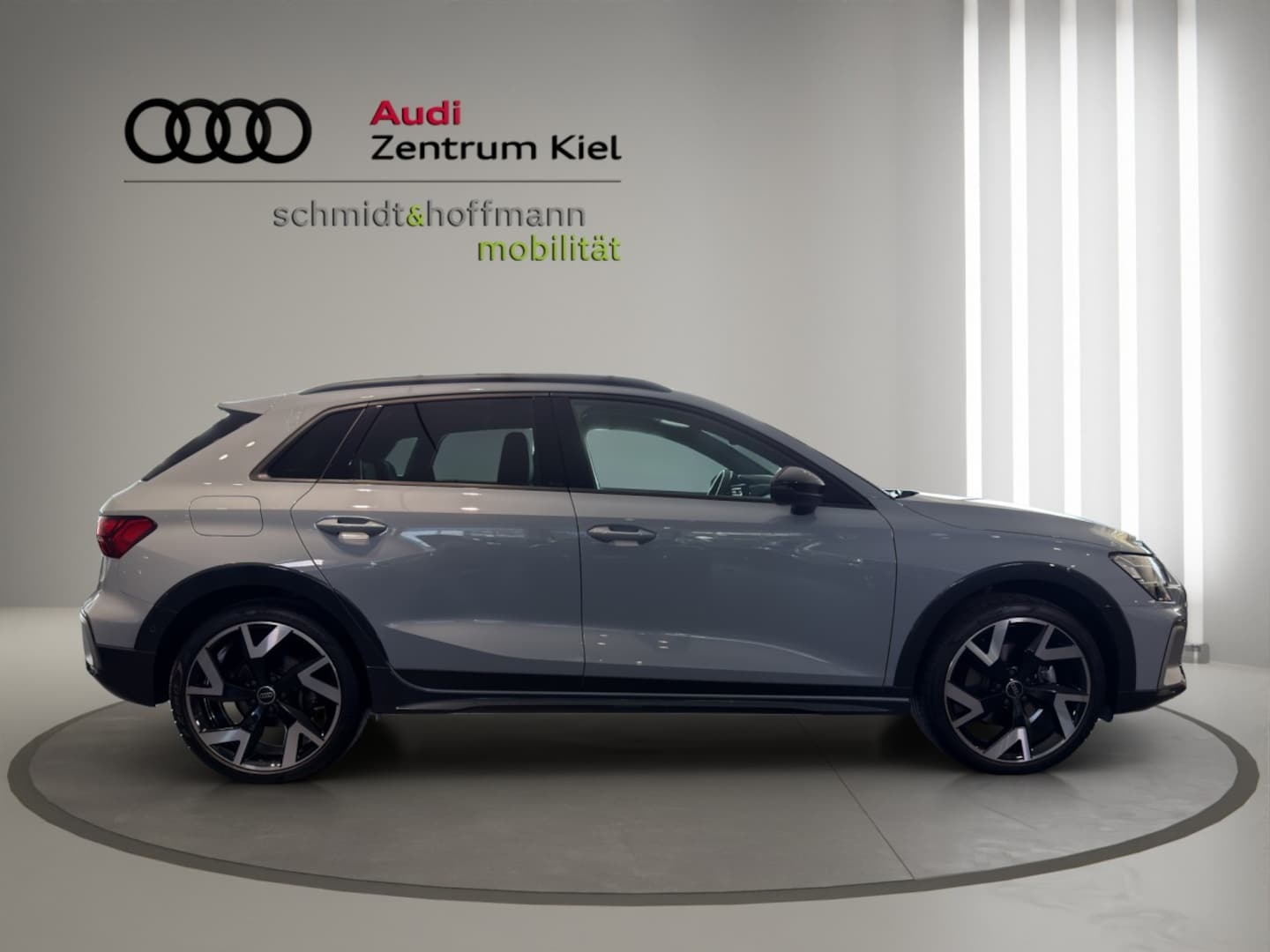 Bild über Audi A3 allstreet 35 TDI S tronic - für weitere Informationen kontaktieren Sie den Audi Partner