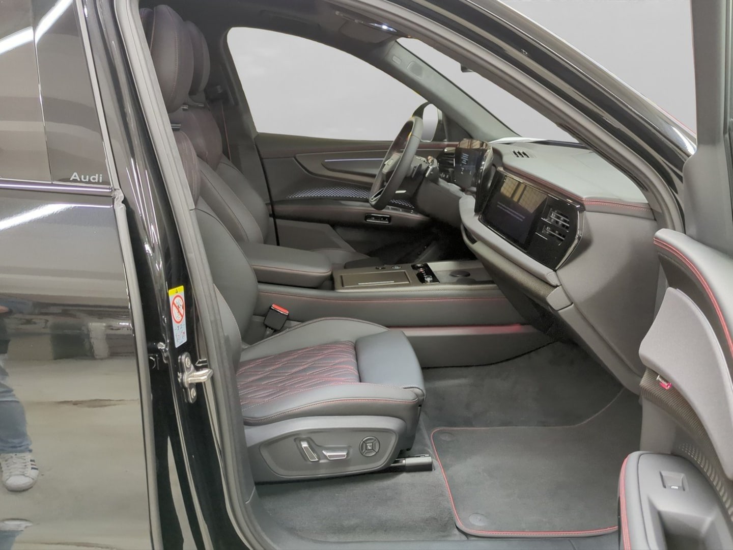 Bild über Audi Q7 SUV TDI quattro 220 kW tiptronic - für weitere Informationen kontaktieren Sie den Audi Partner