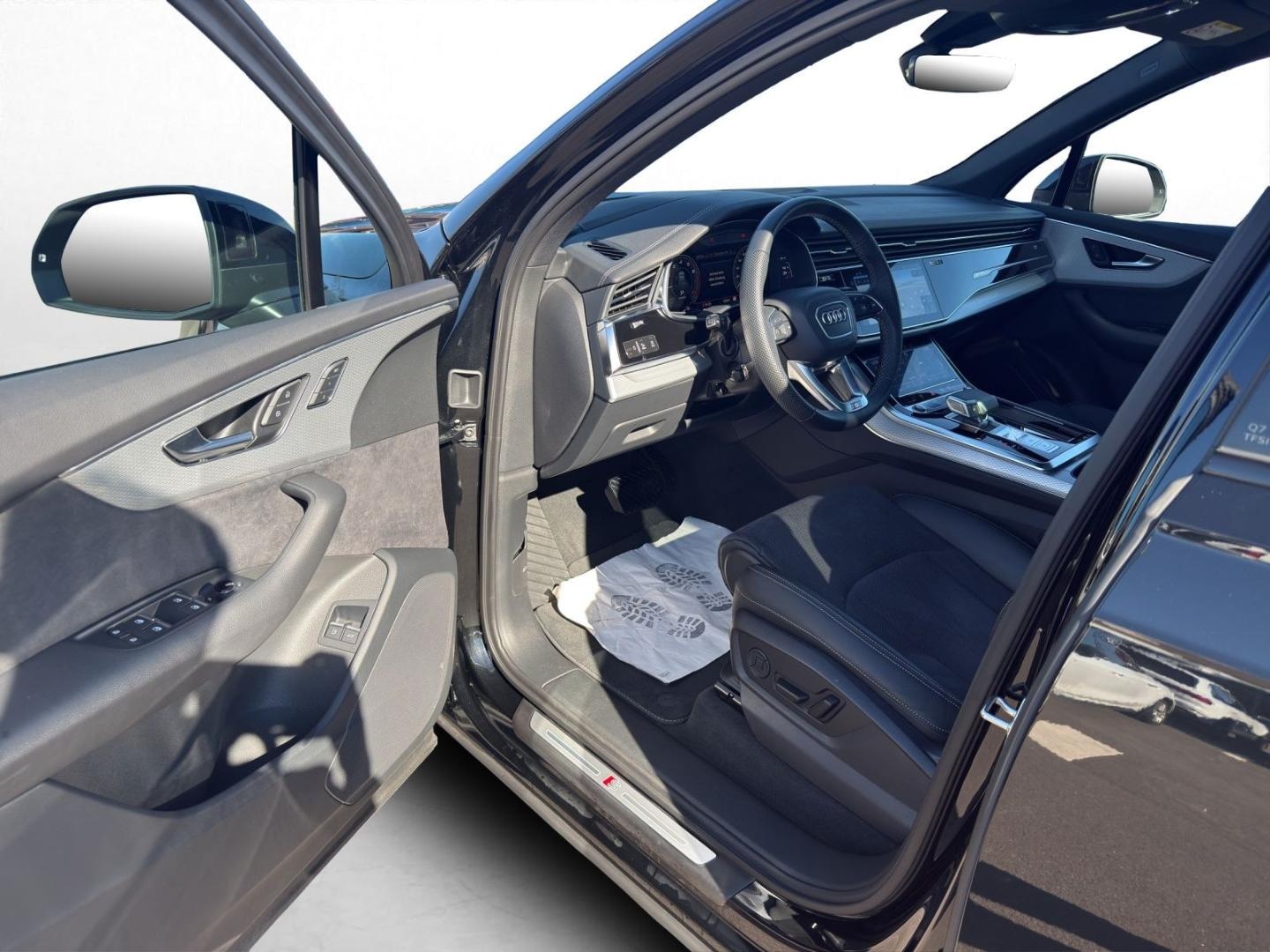 Bild über Audi Q7 SUV TFSI e S line business TFSI e quattro 290 kW tiptronic - für weitere Informationen kontaktieren Sie den Audi Partner