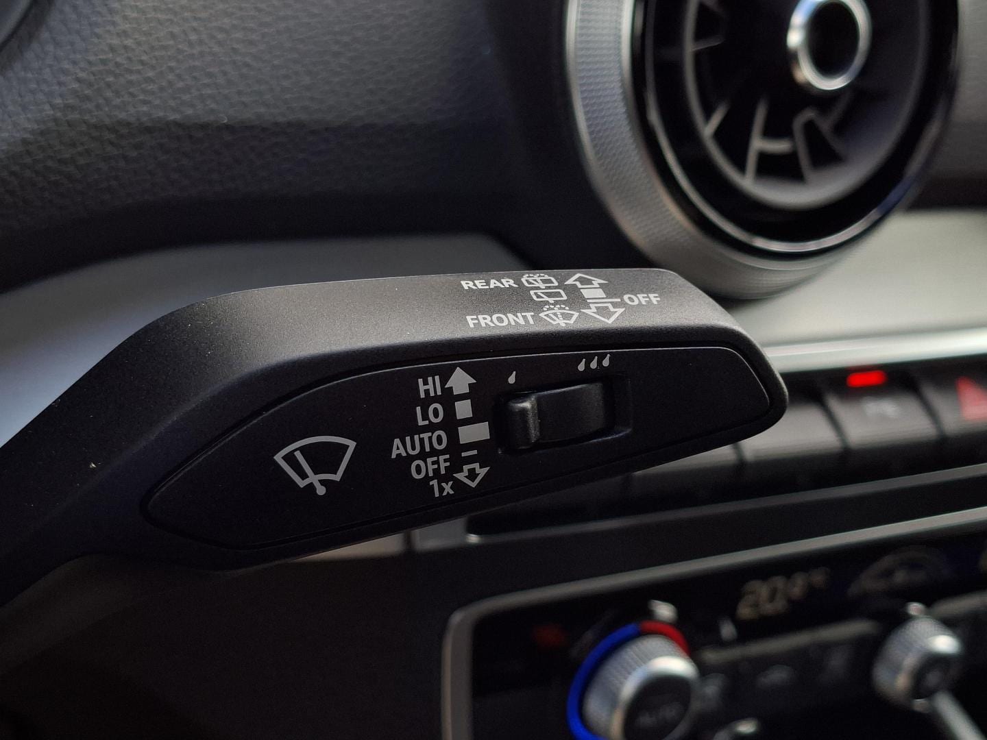 Image about Audi Q2 S line 35 TDI 110 kW (150 ch) S tronic