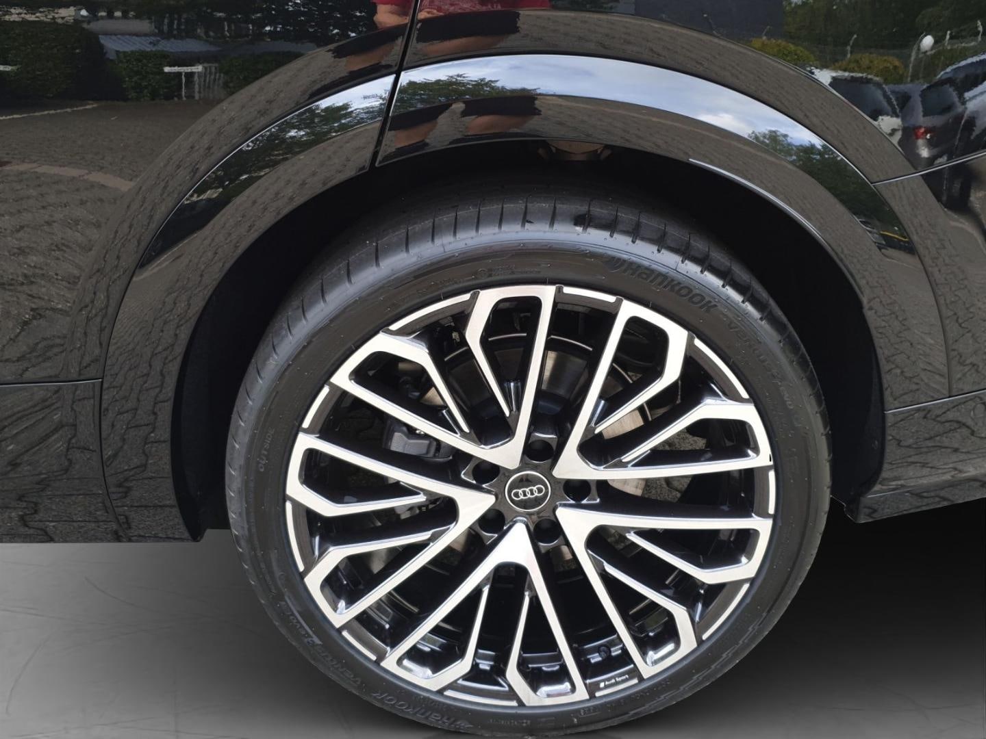 Bild über Audi Q7 SUV TDI quattro 220 kW tiptronic - für weitere Informationen kontaktieren Sie den Audi Partner
