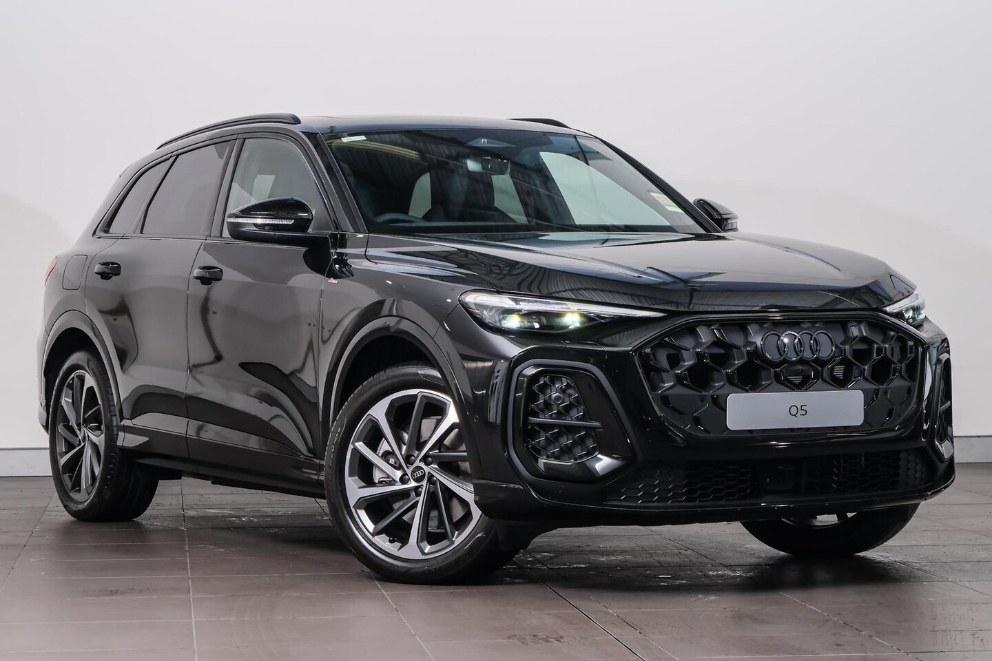 Image about Audi Q5 SUV TDI quattro 150 kW sport