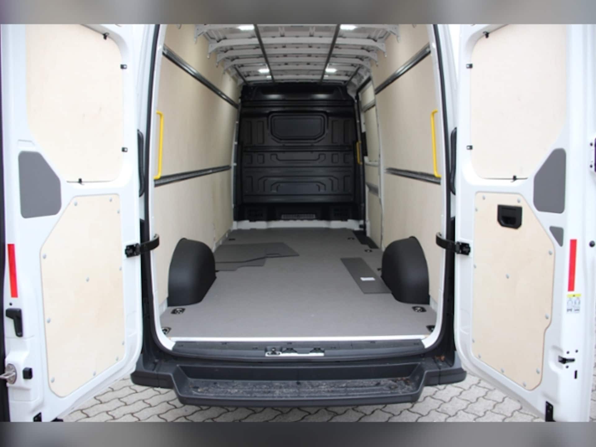 Volkswagen Crafter Kasten langer Radstand