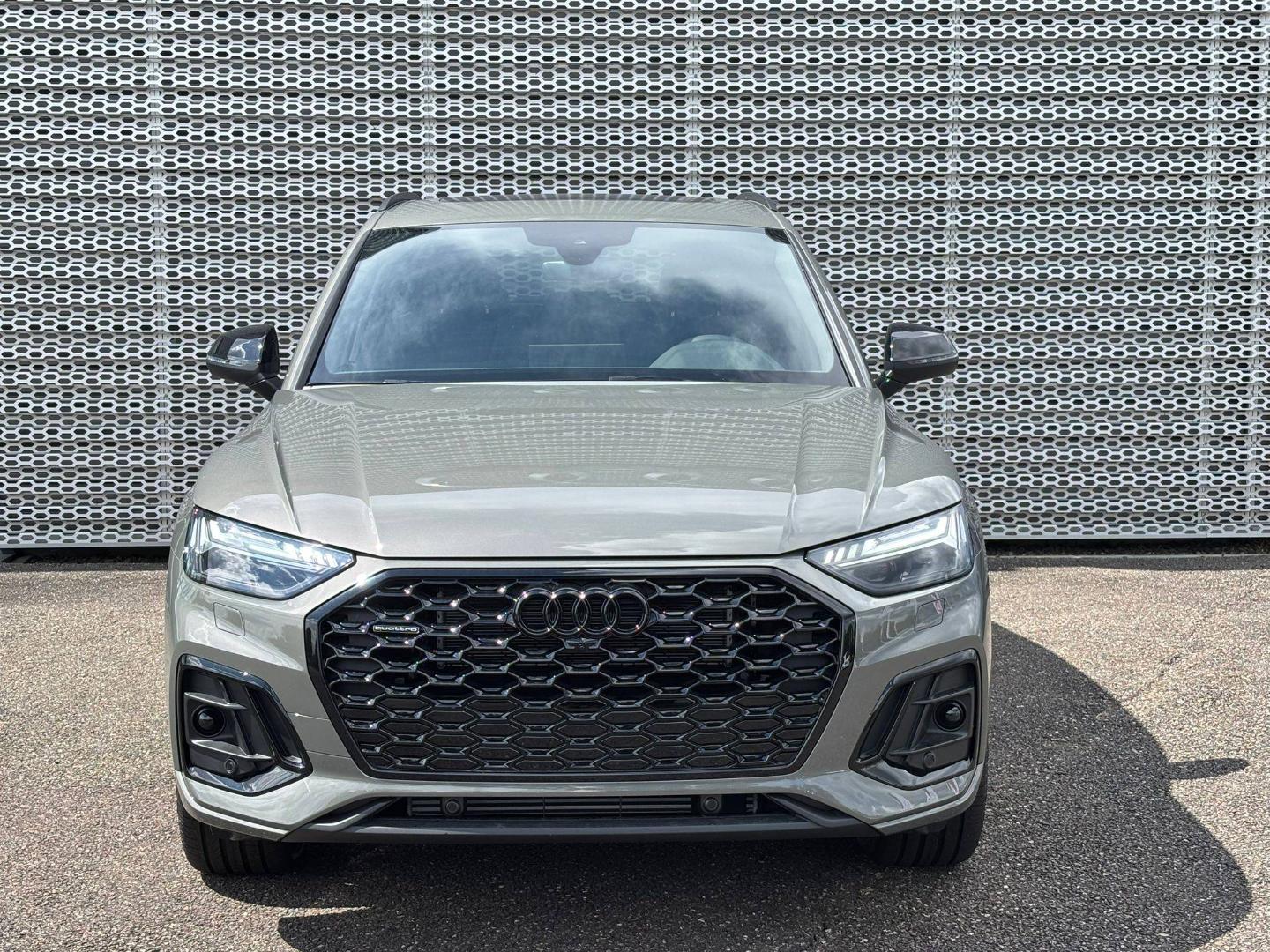 Image about Audi Q5 Sportback TFSI e Black Edition 50 TFSI e Hybride rechargeable quattro220(299)kW(ch)S tronic