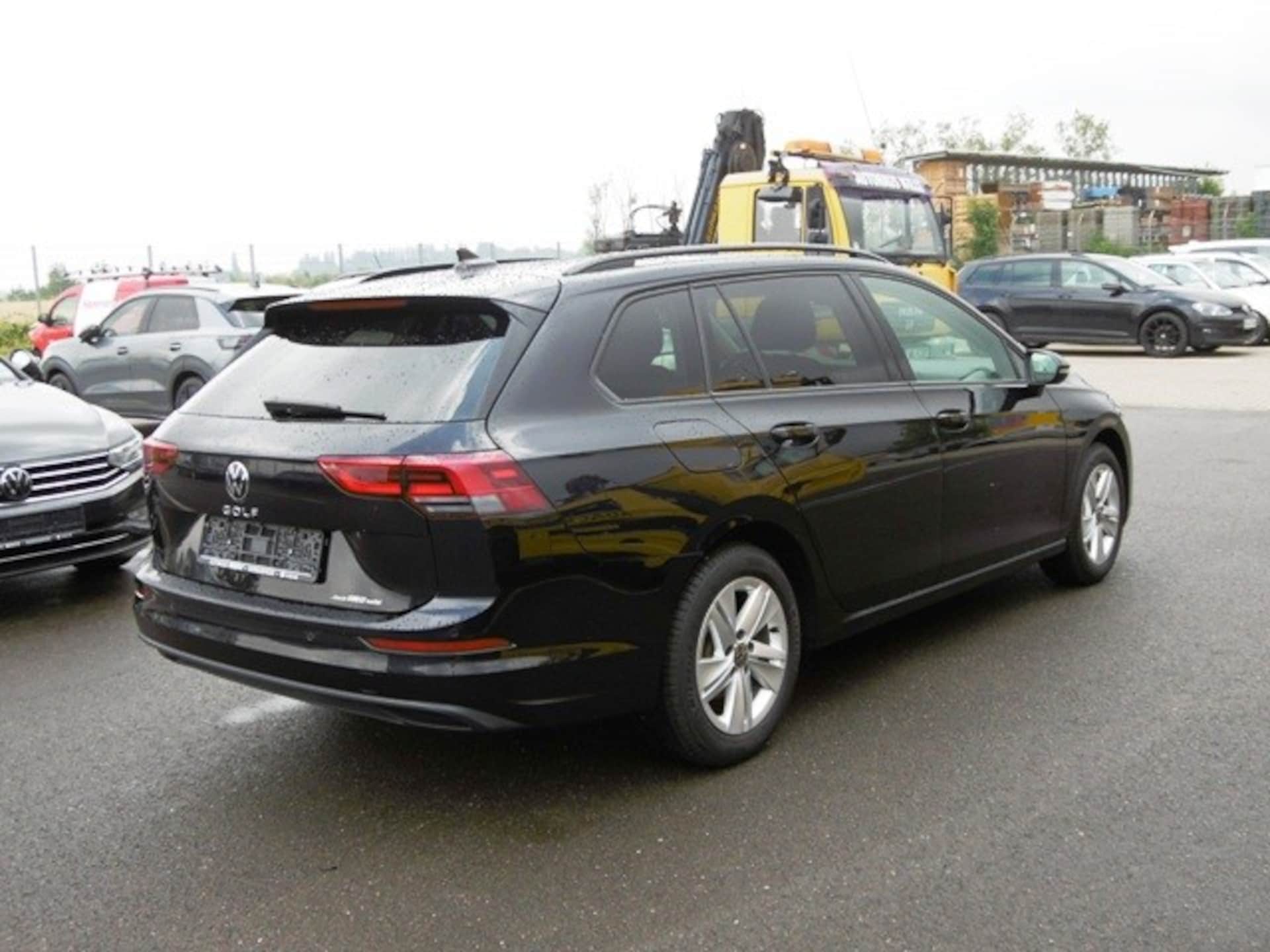 Volkswagen Golf Variant Life