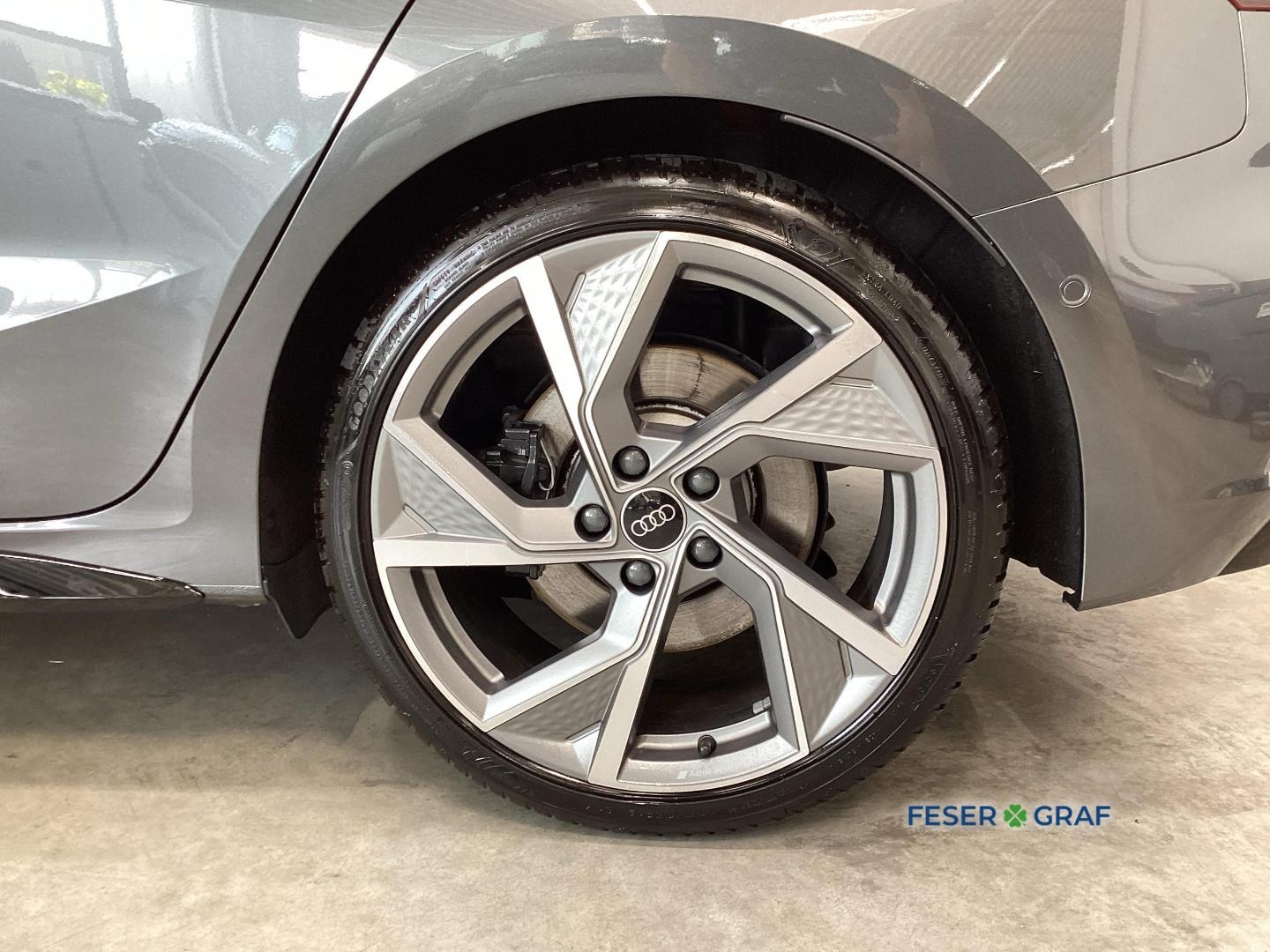 Bild über Audi S3 Sportback TFSI quattro S tronic - für weitere Informationen kontaktieren Sie den Audi Partner