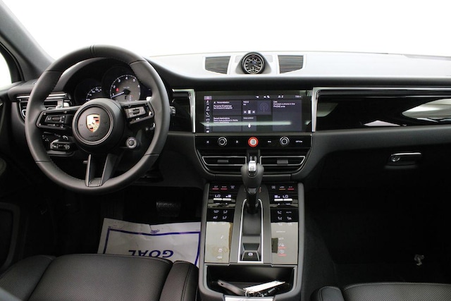 2025 Porsche Macan S - Photo 17