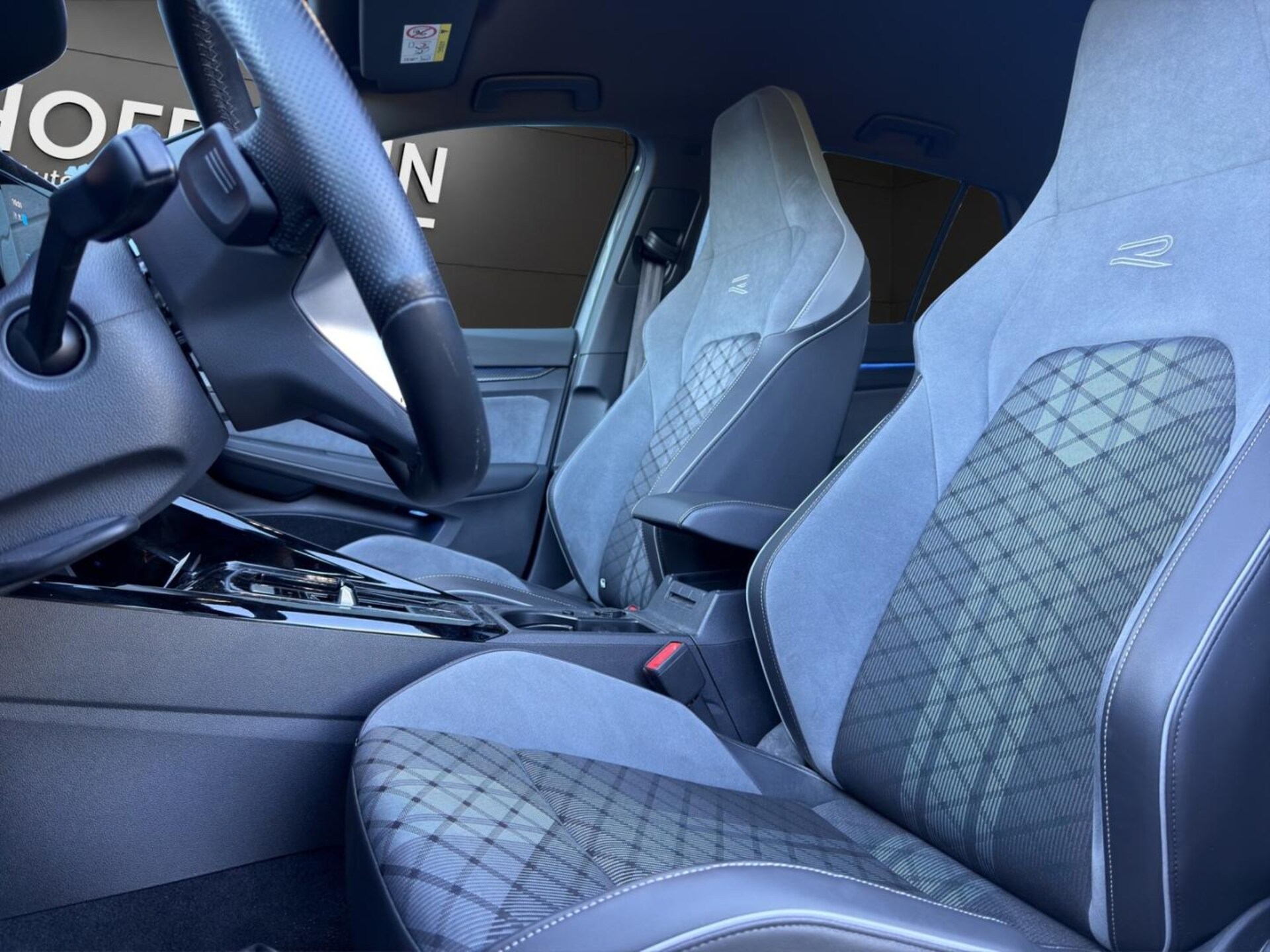 Volkswagen Golf R-Line
