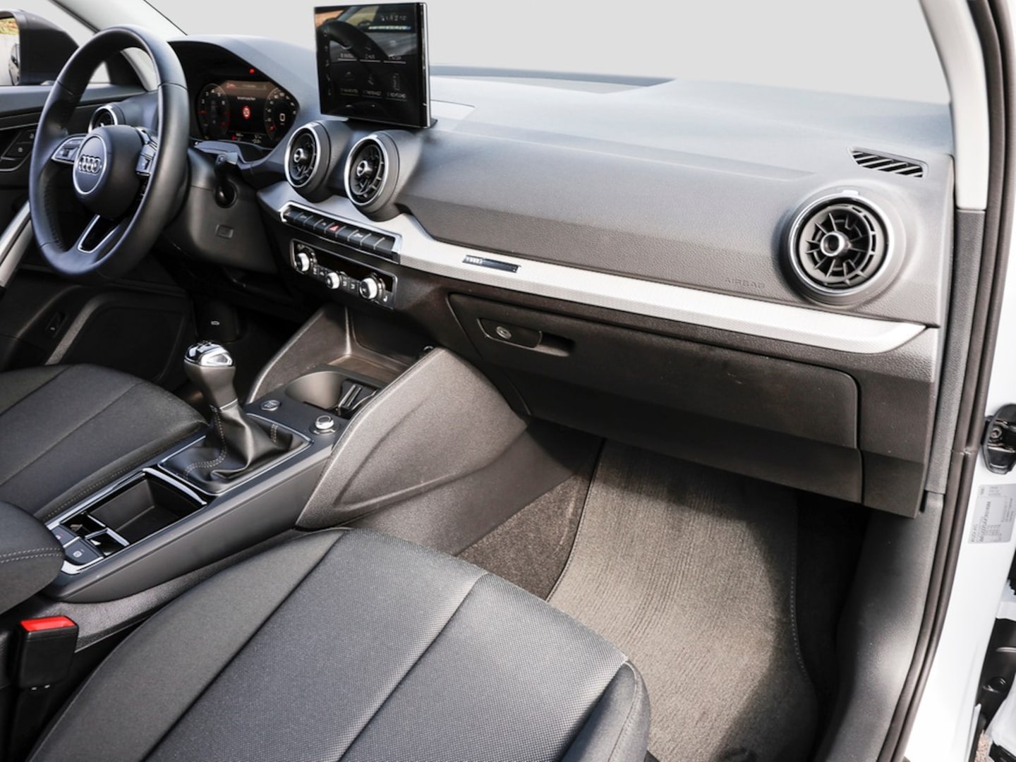 Bild über Audi Q2 S line 30 TFSI Schaltgetriebe - für weitere Informationen kontaktieren Sie den Audi Partner