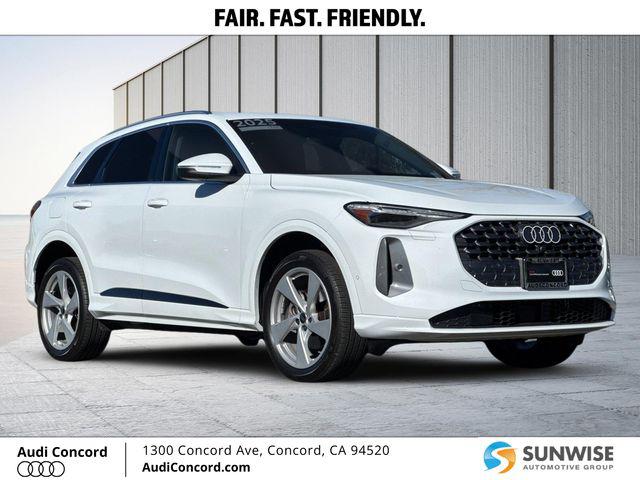 2025 Audi Q5 40 Premium Plus's photo