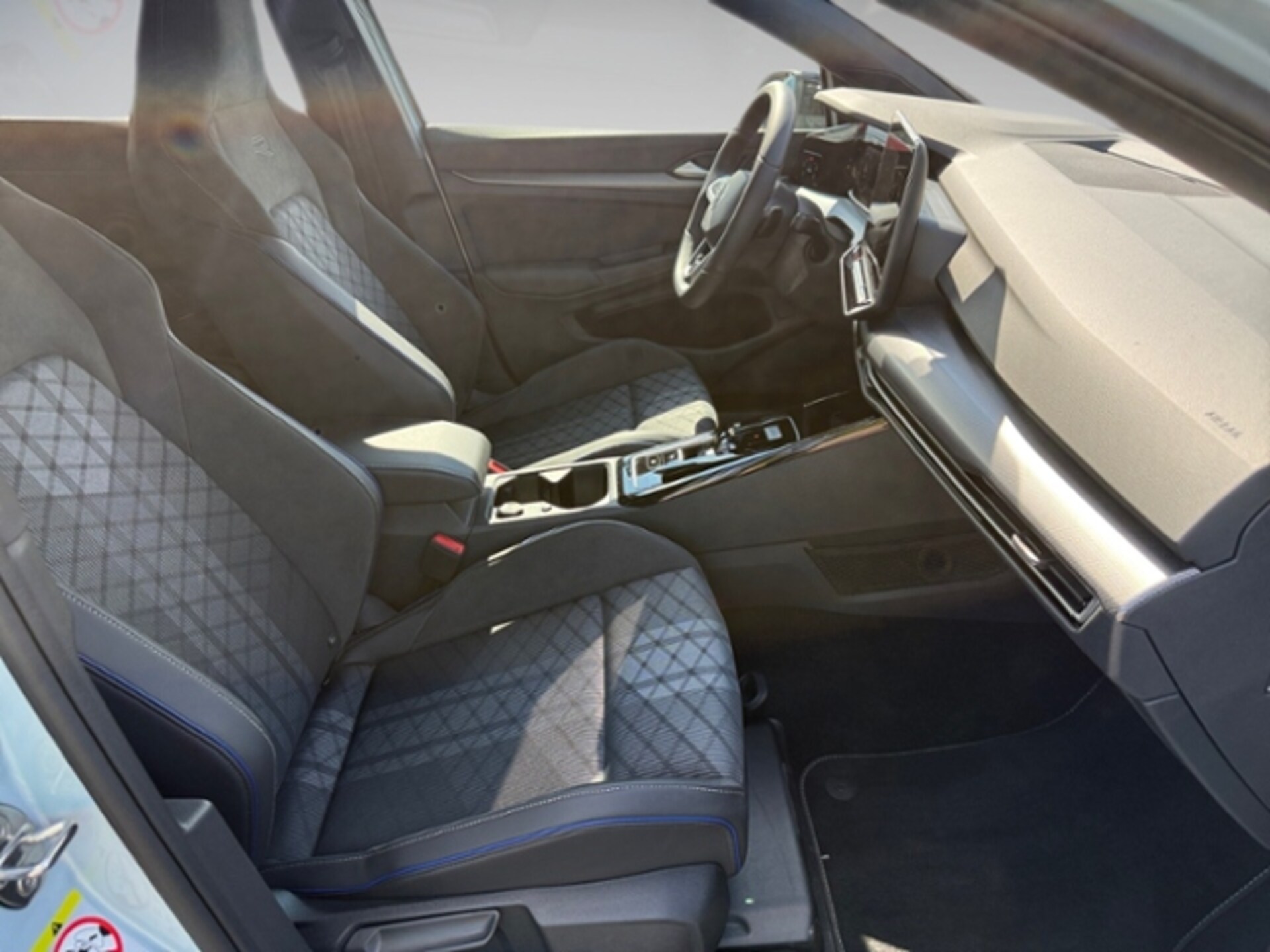 Volkswagen Golf R-Line