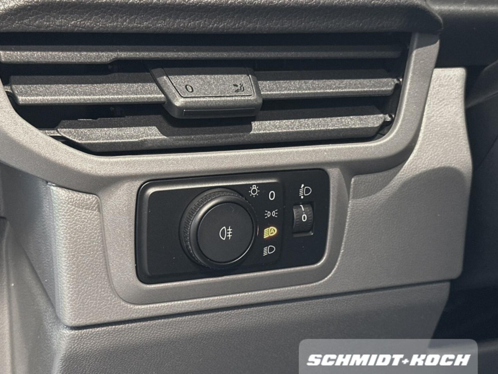 Volkswagen Transporter Kombi langer Radstand – Bild 13