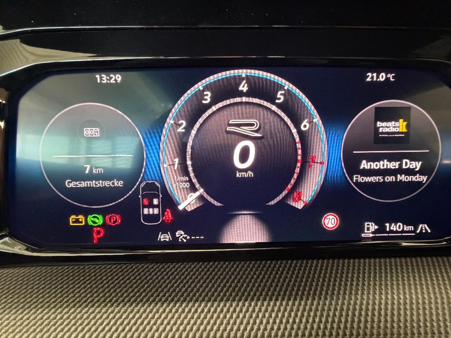 Volkswagen Golf Variant R-Line