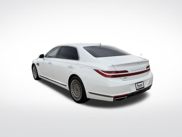 2021 Genesis G90