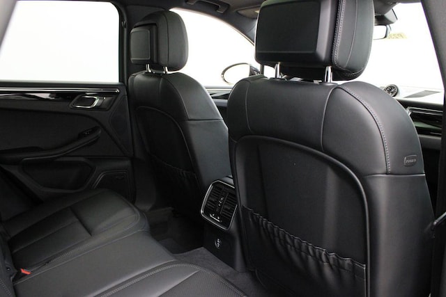 2025 Porsche Macan S - Photo 27